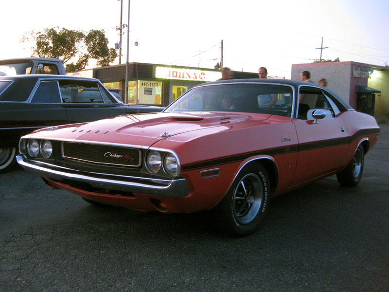 John's Burger Friday Night Cruise In - 1970 dodge challenger