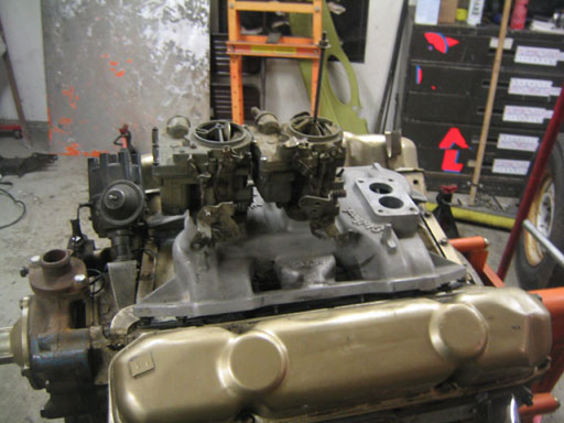 Old Mopar 361 or 383 Edelbrock 3x2 intake