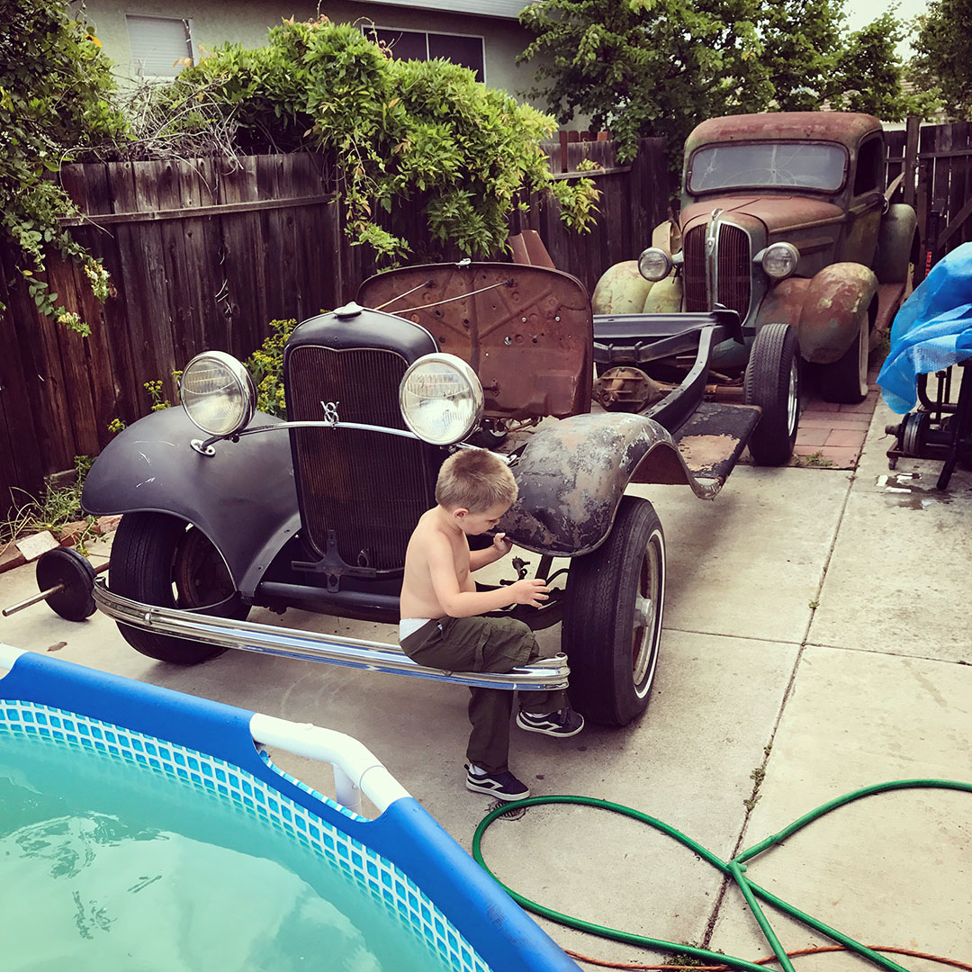 1932 ford roadster - full fenders 32 ford hot rod