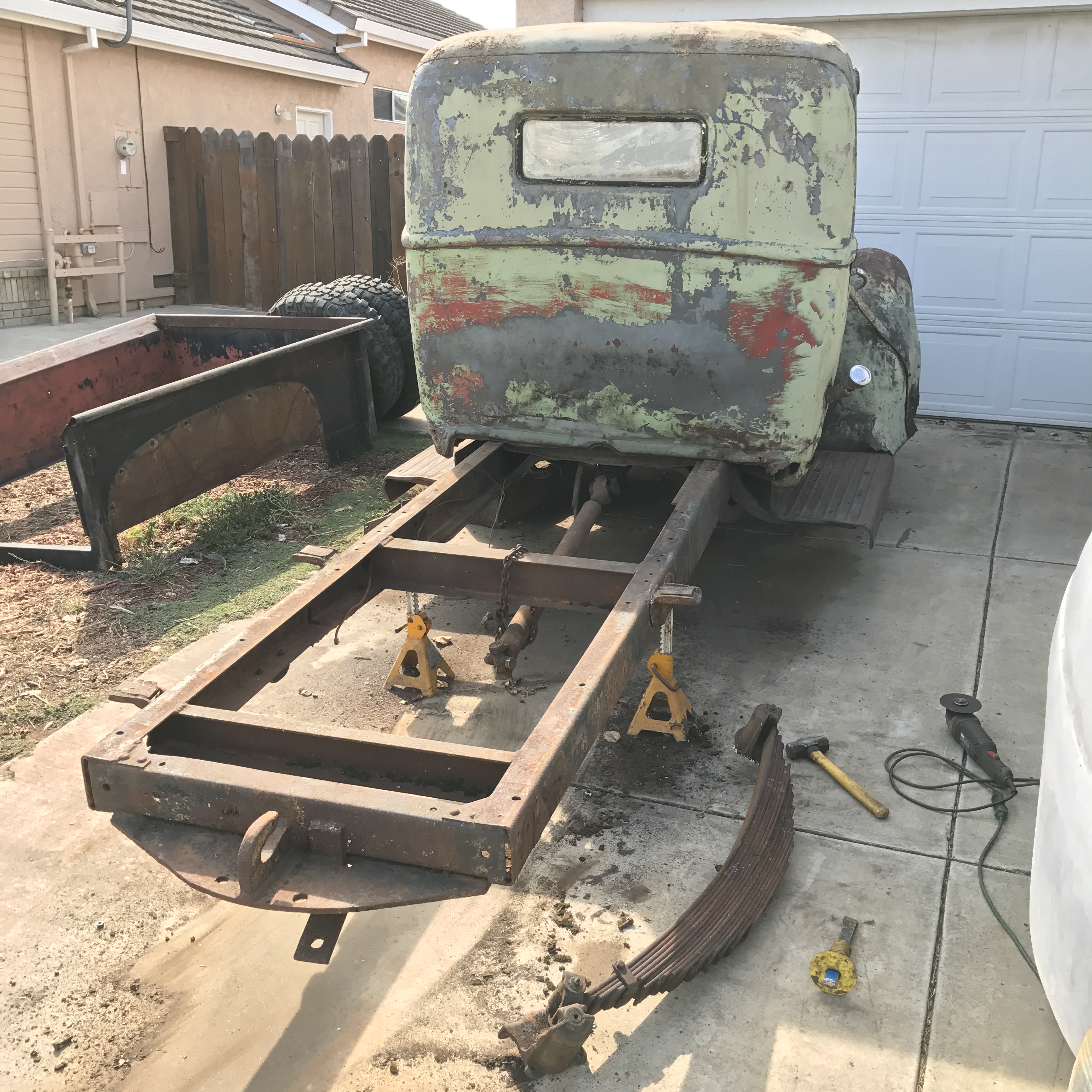 1941 ford truck - 41 ford truck - rear end shenanigans - mounting and locating a dana 60, rear fenders and more