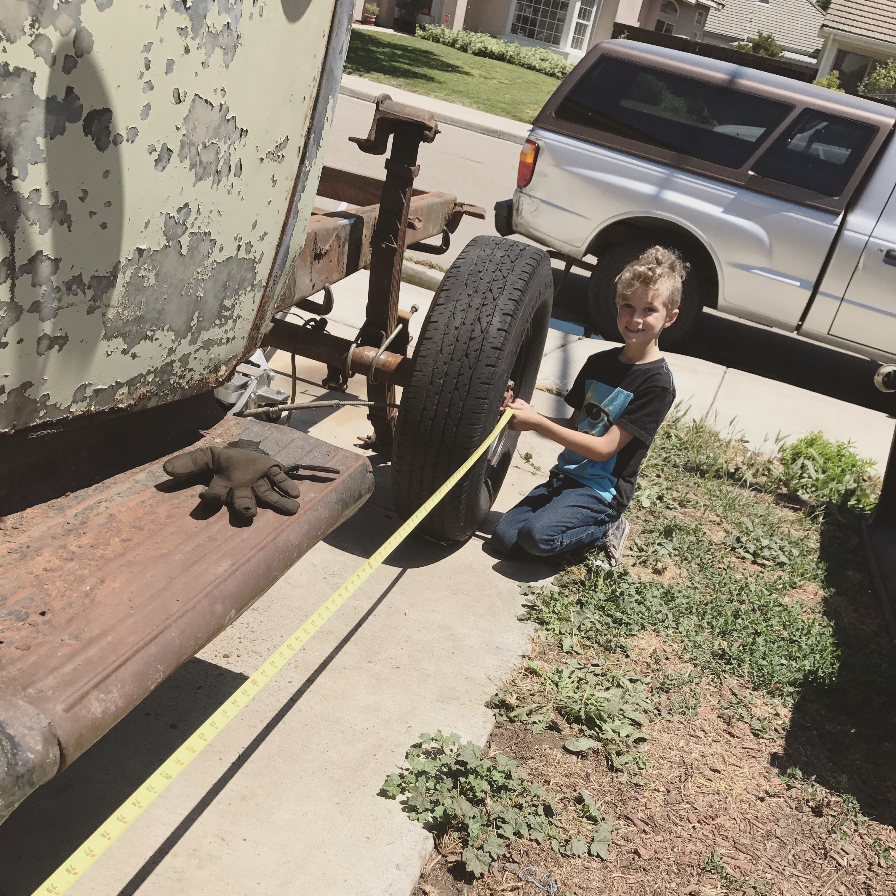 1941 ford truck - 41 ford truck - rear end shenanigans - mounting and locating a dana 60, rear fenders and more