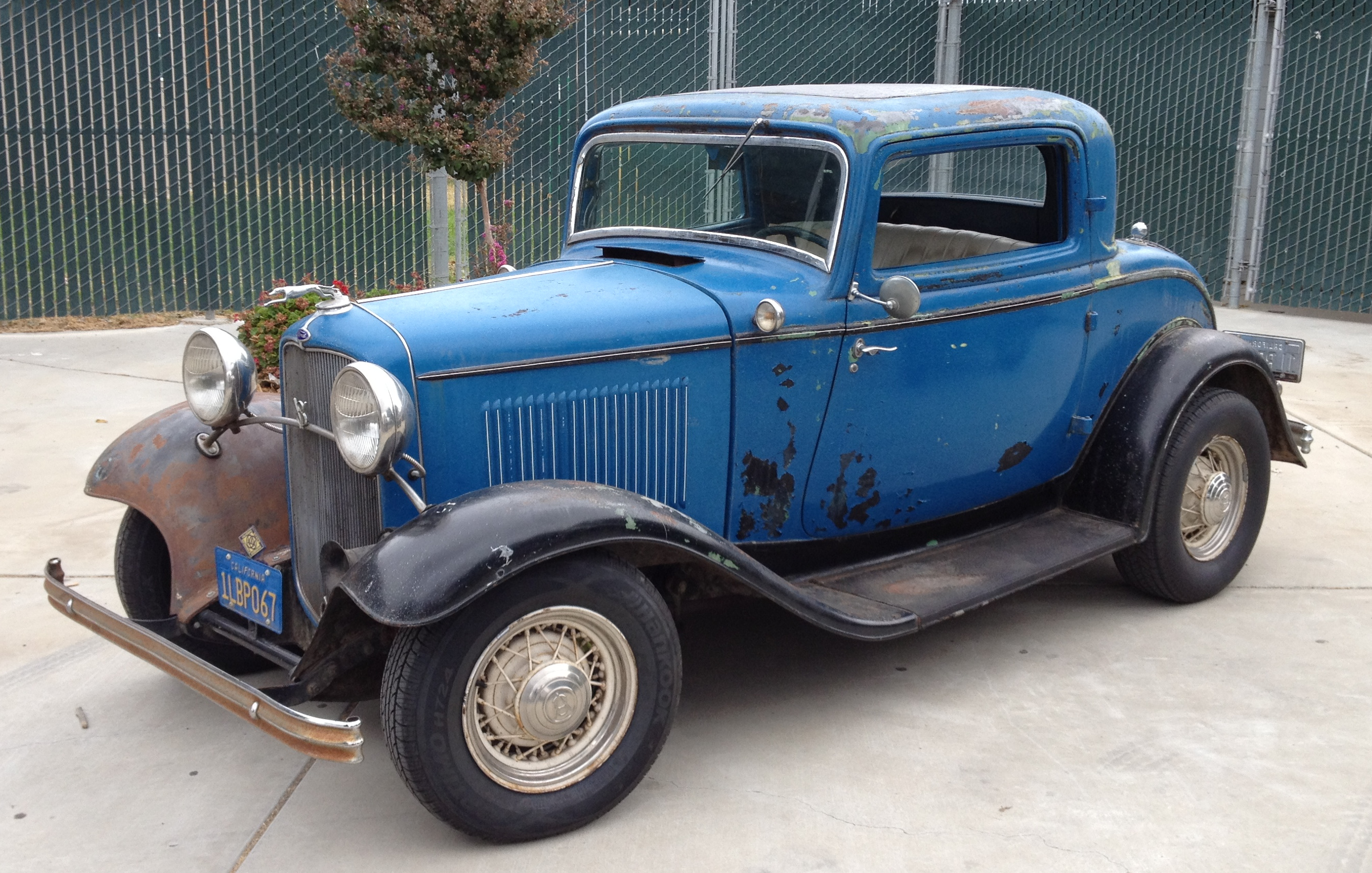 1932 Ford Deuce 3 Window - blue patina