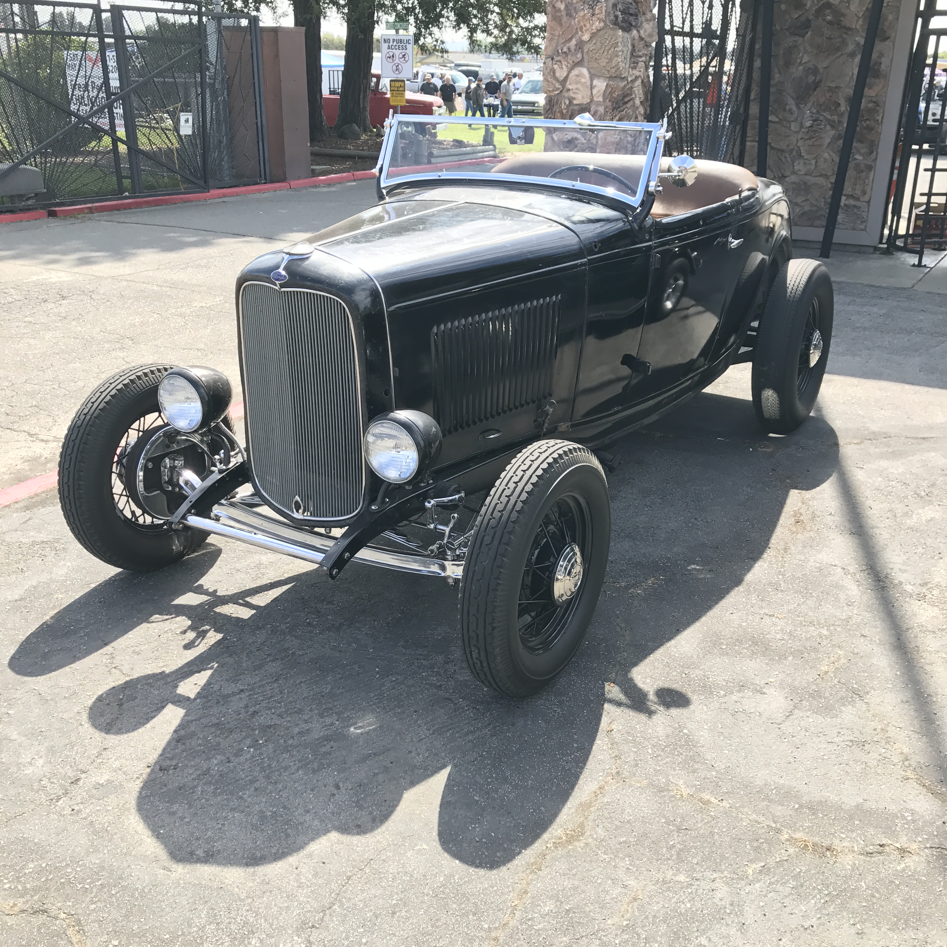 1932 Ford Deuce Hot Rod Roadster - roadster with an authentic '40s vibe