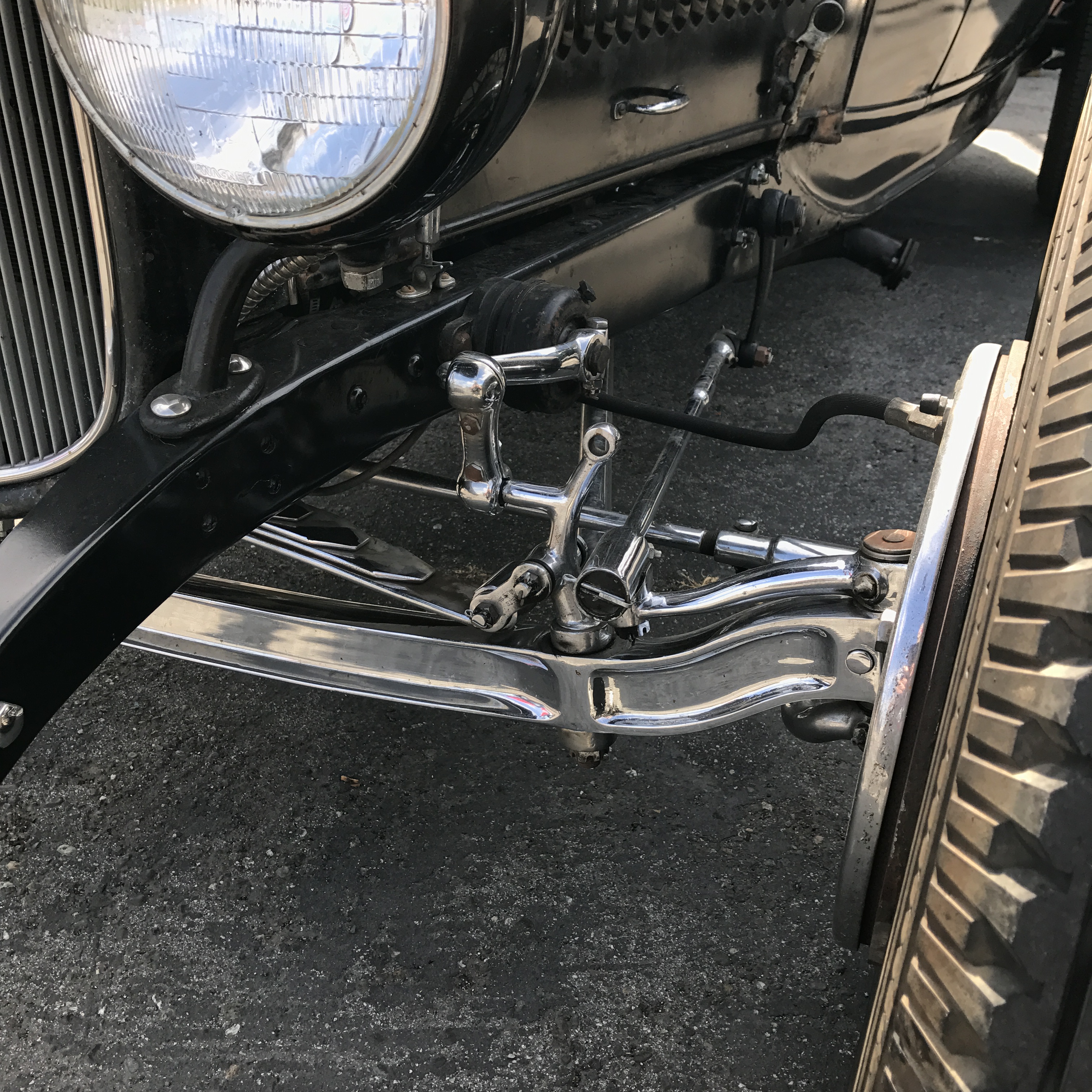 Flathead Hot Rod Roadster - 1932 Ford Deuce Hot Rod Roadster